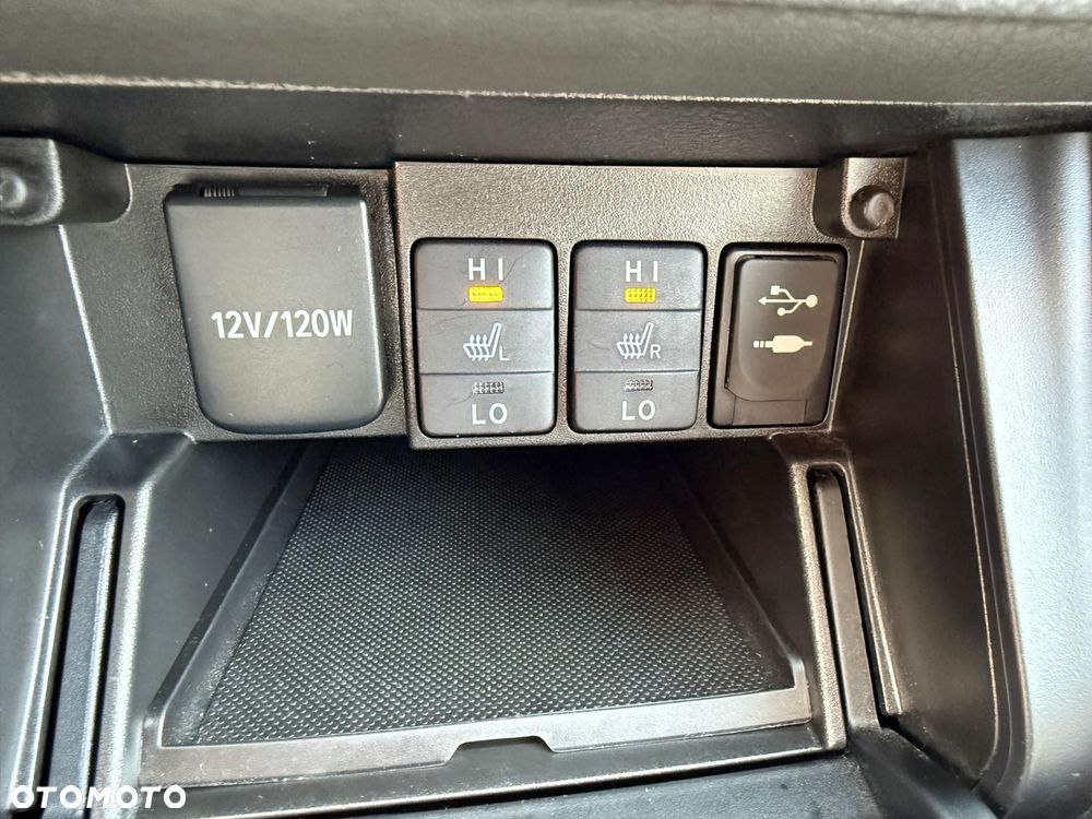 Toyota Auris 1.6 Premium Comfort - 28