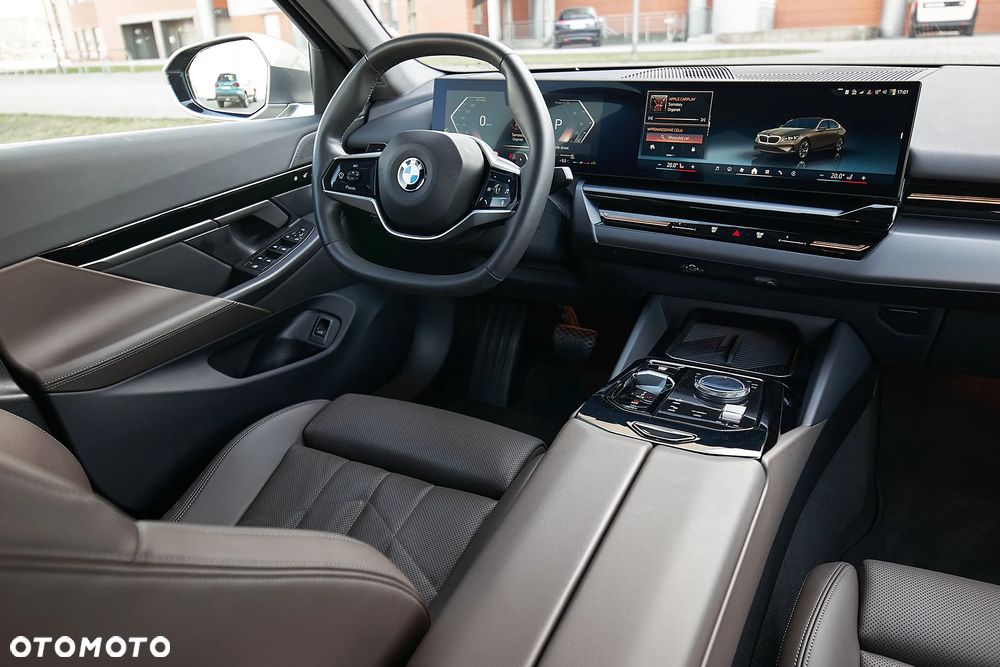 BMW Seria 5 520i mHEV - 26