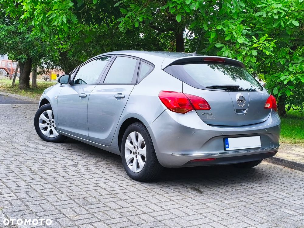 Opel Astra 1.6 Enjoy - 6