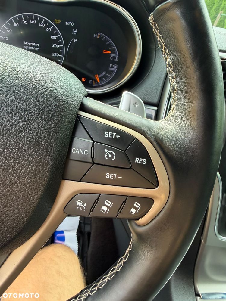 Jeep Grand Cherokee - 21