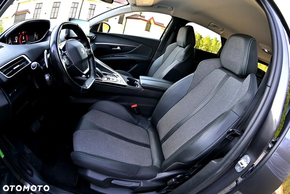 Peugeot 3008 1.2 PureTech Allure S&S EAT8 - 18