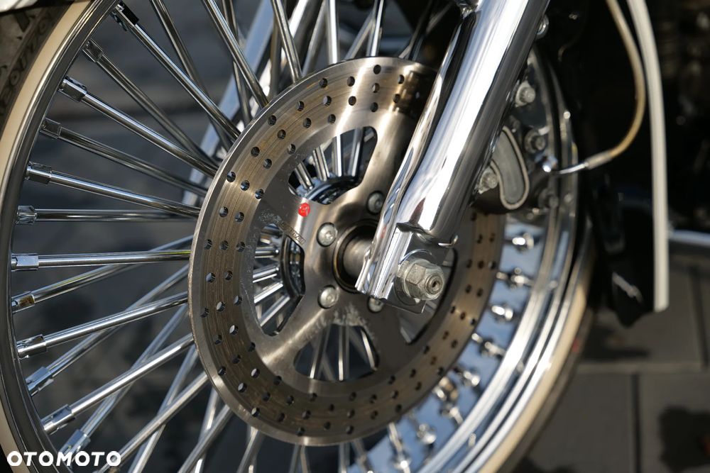 Harley-Davidson Softail Deluxe - 18