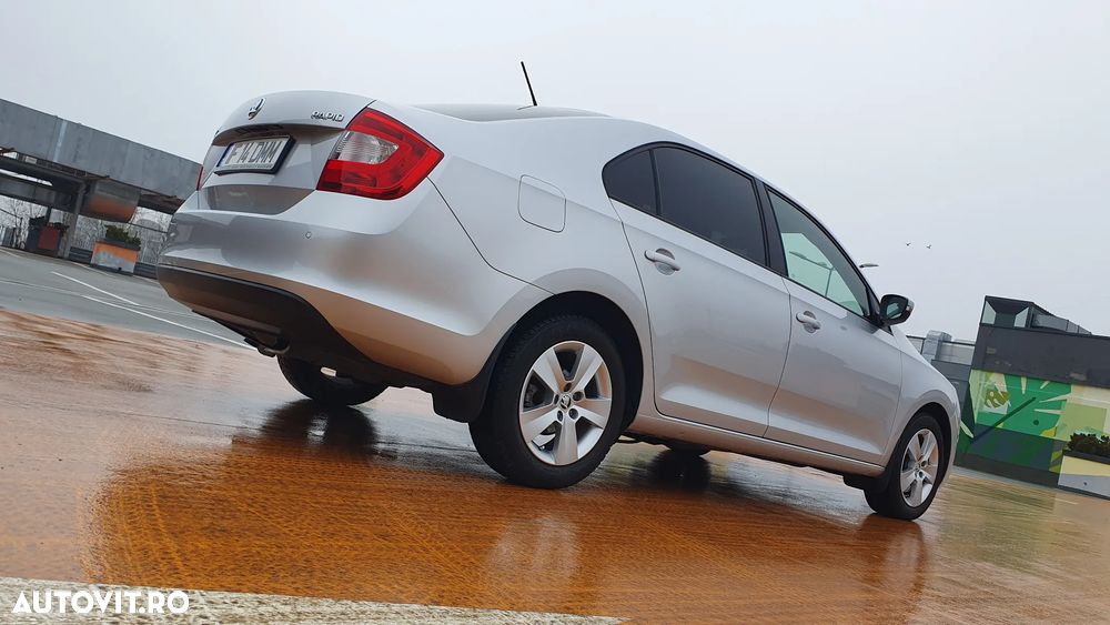 Skoda RAPID 1.2 TSI Style - 27