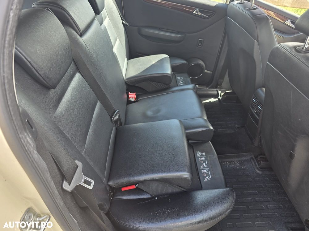 Mercedes-Benz B 180 - 25