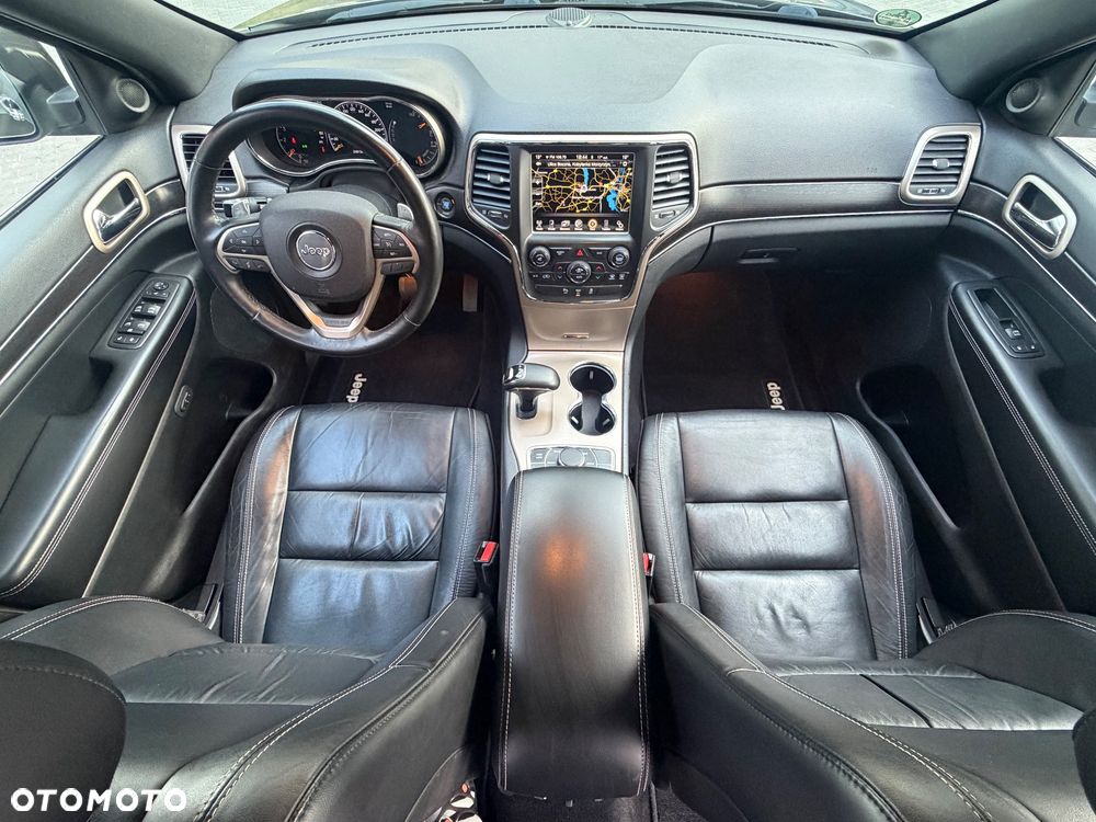 Jeep Grand Cherokee - 32