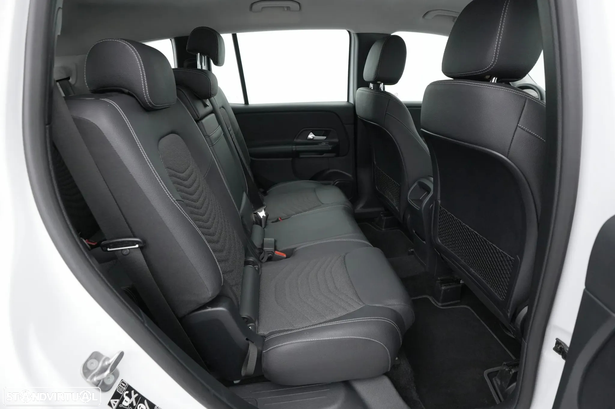 Mercedes-Benz GLB 180 d Progressive - 25