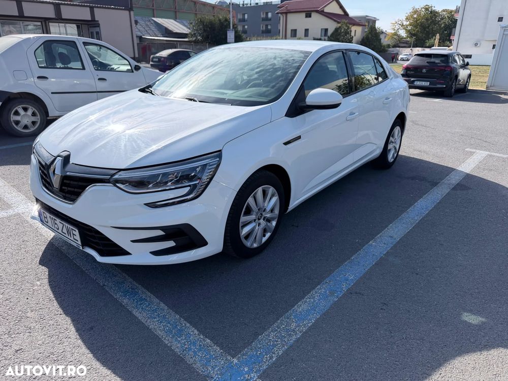 RENAULT Megane 2022 — imagine 2