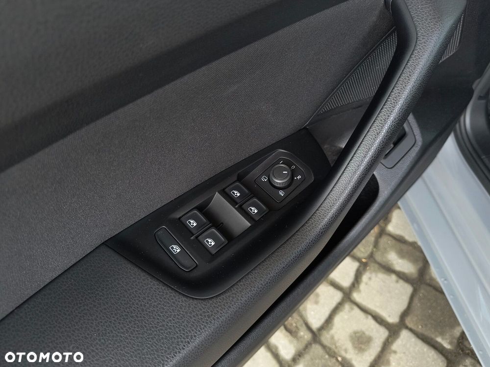 Volkswagen Passat - 36