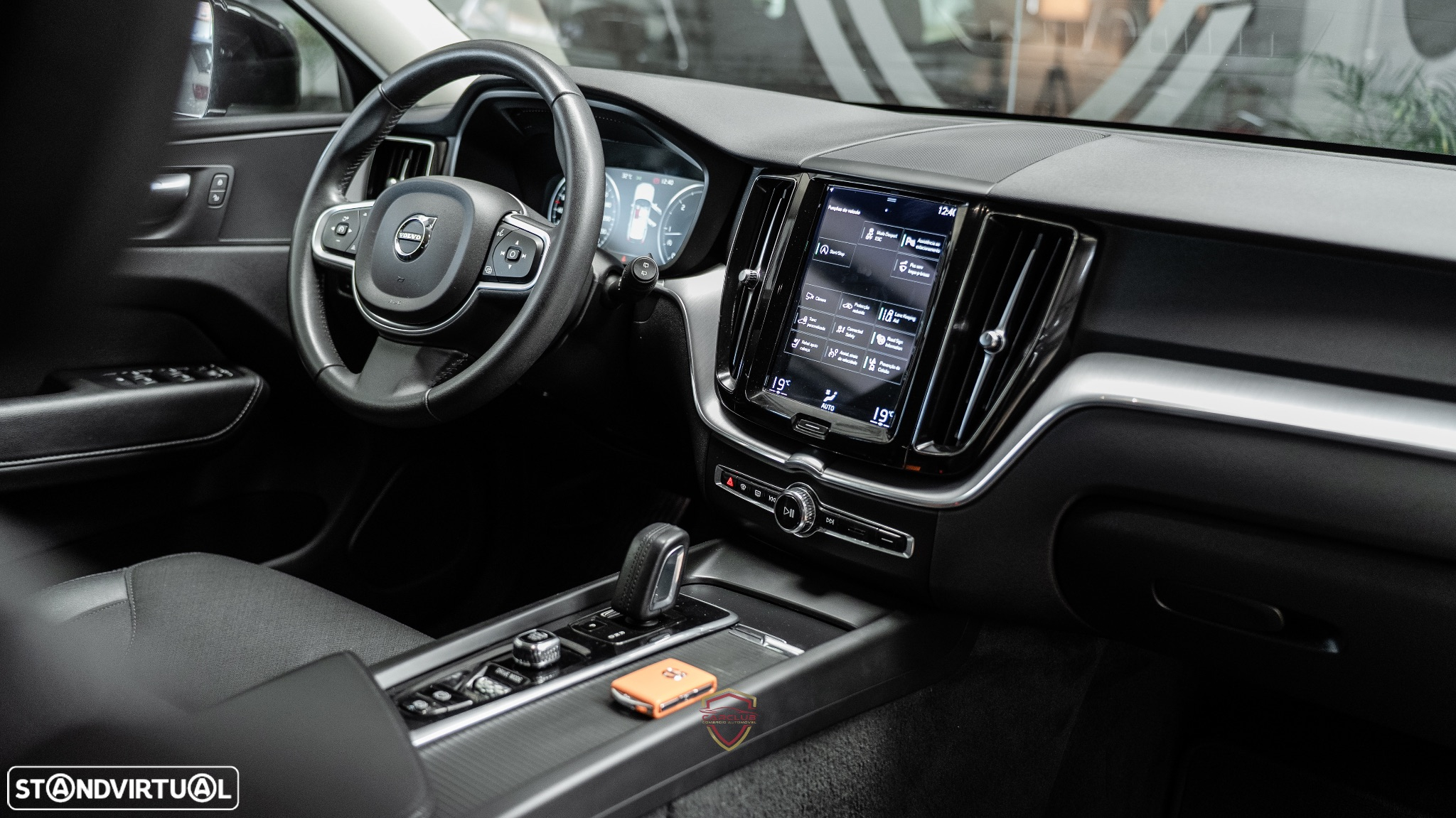 Volvo XC 60 2.0 B4 Momentum Plus - 31