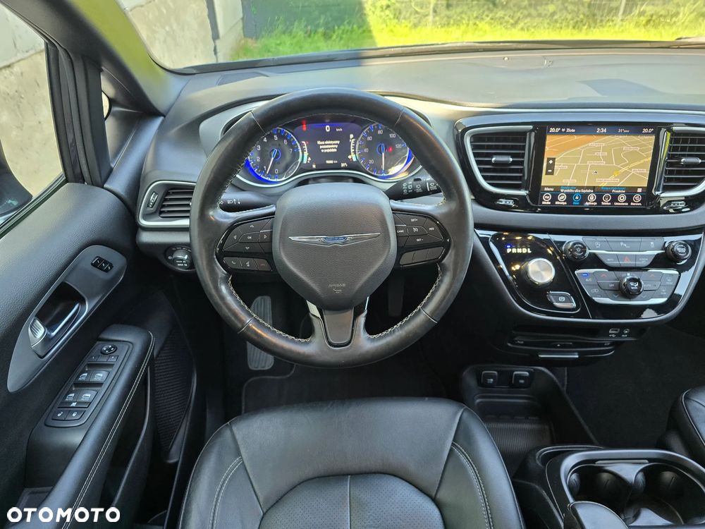 Chrysler Pacifica - 21