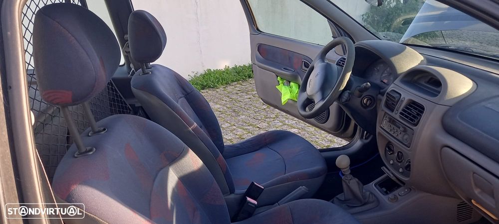 Renault Clio ver-1-9-d-rn - 9