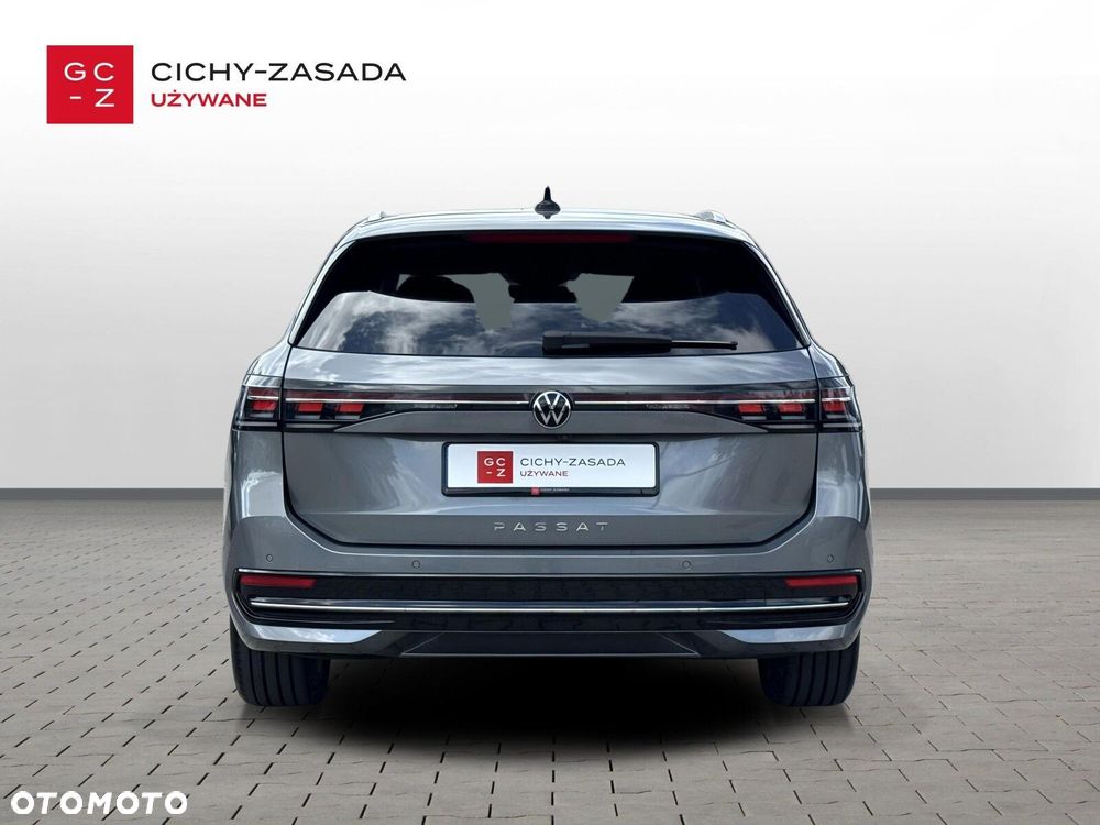 Volkswagen Passat Variant 2.0 TDI EVO Elegance DSG - 5