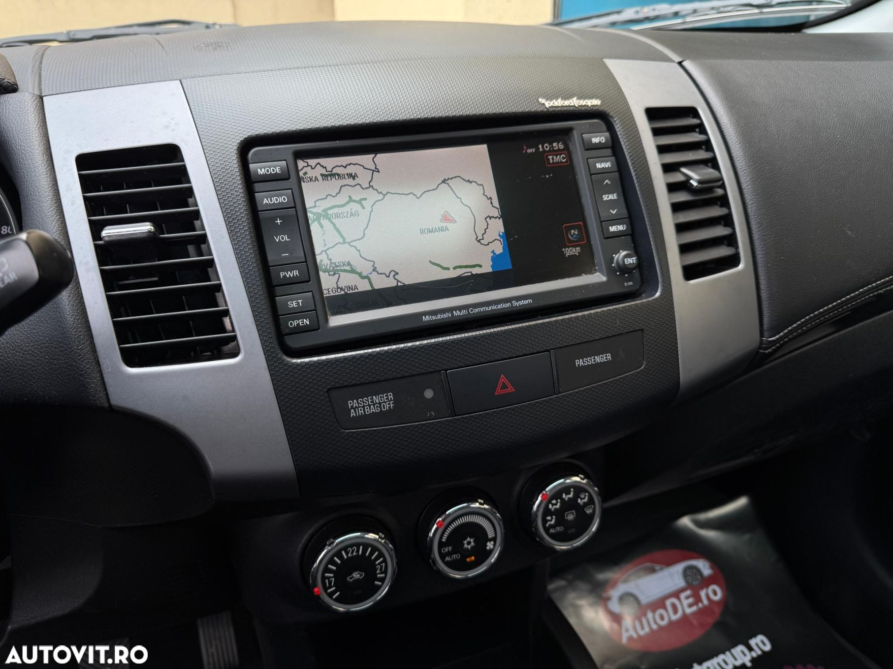 Mitsubishi Outlander - 10