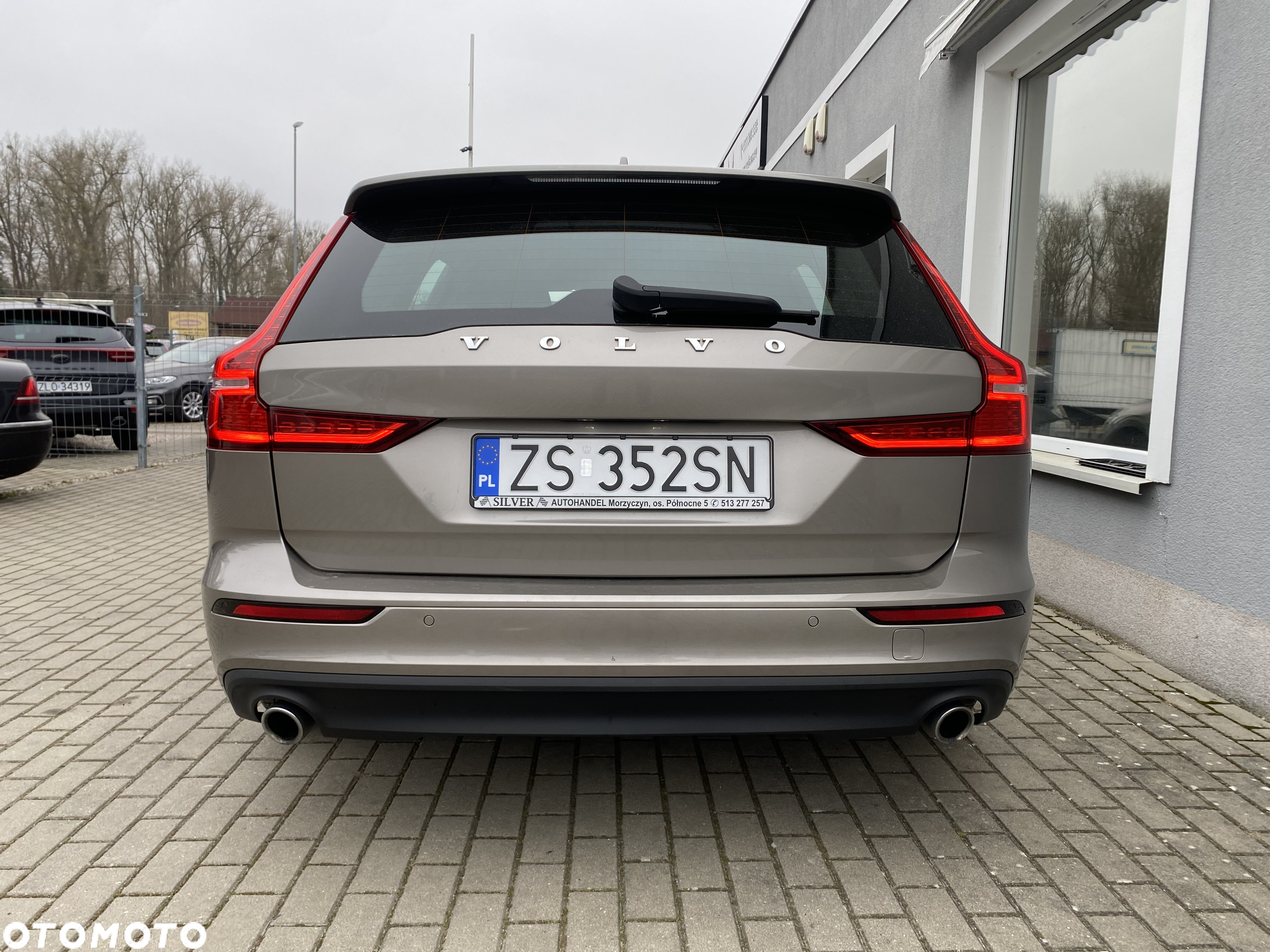 Volvo V60 D4 Geartronic Momentum Pro - 23