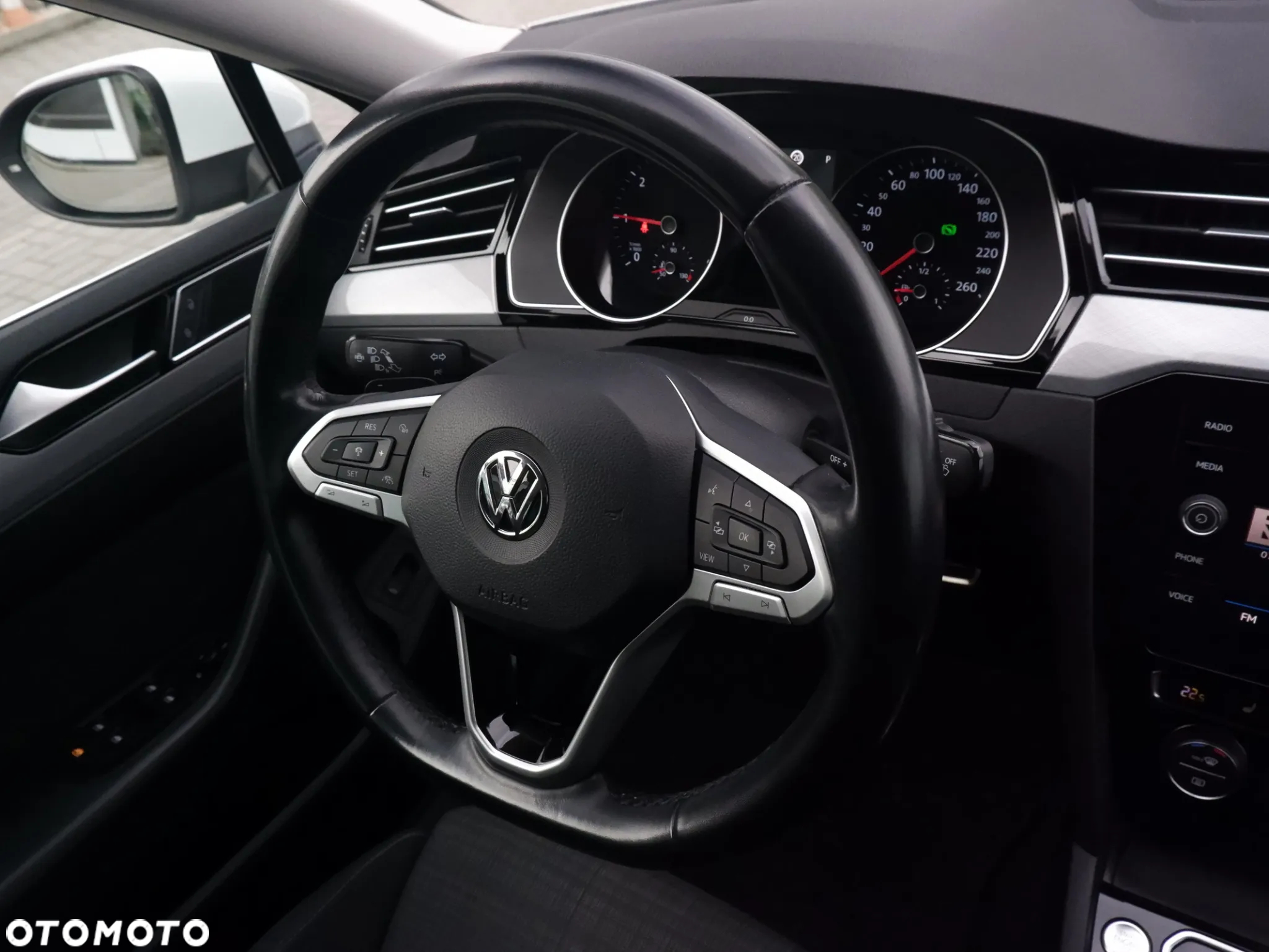 Volkswagen Passat - 28