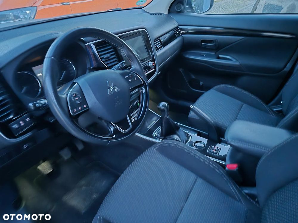 Mitsubishi Outlander - 6