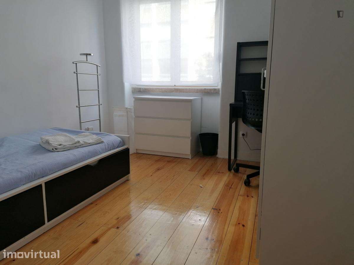 Quarto - localizado em Saldanha Lisbon - Grande imagem: 4/9
