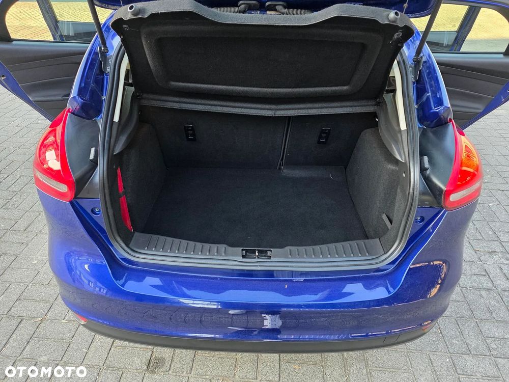 Ford Focus 1.0 EcoBoost Trend - 29