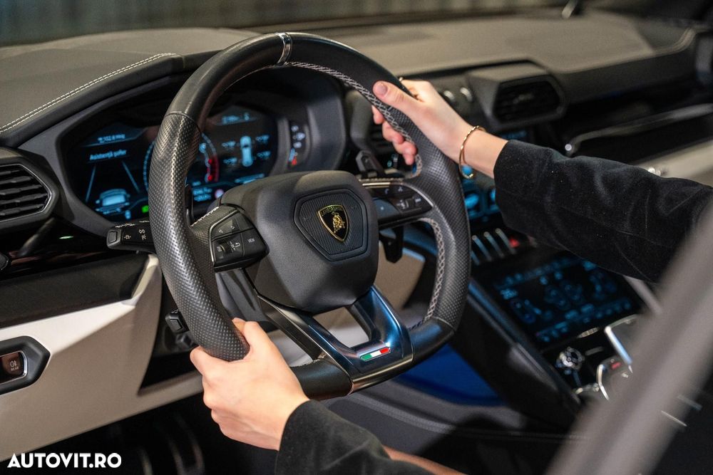 Lamborghini URUS - 23