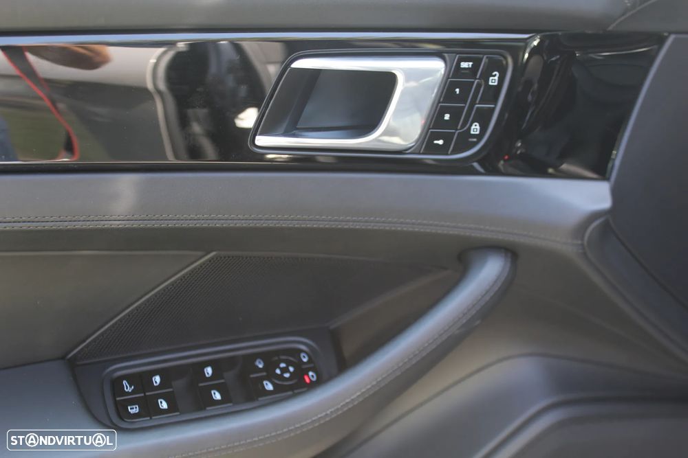 Porsche Panamera Sport Turismo 4 E-Hybrid Platinum Edition - 12