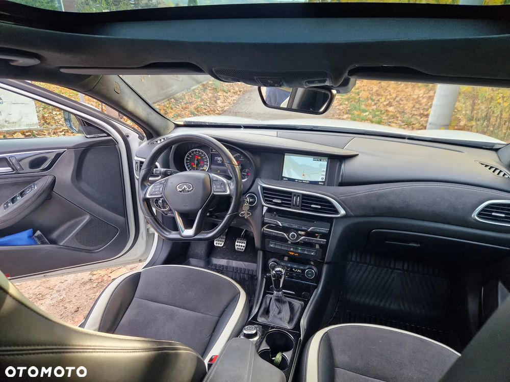 Infiniti Q30 1.5d Premium - 11