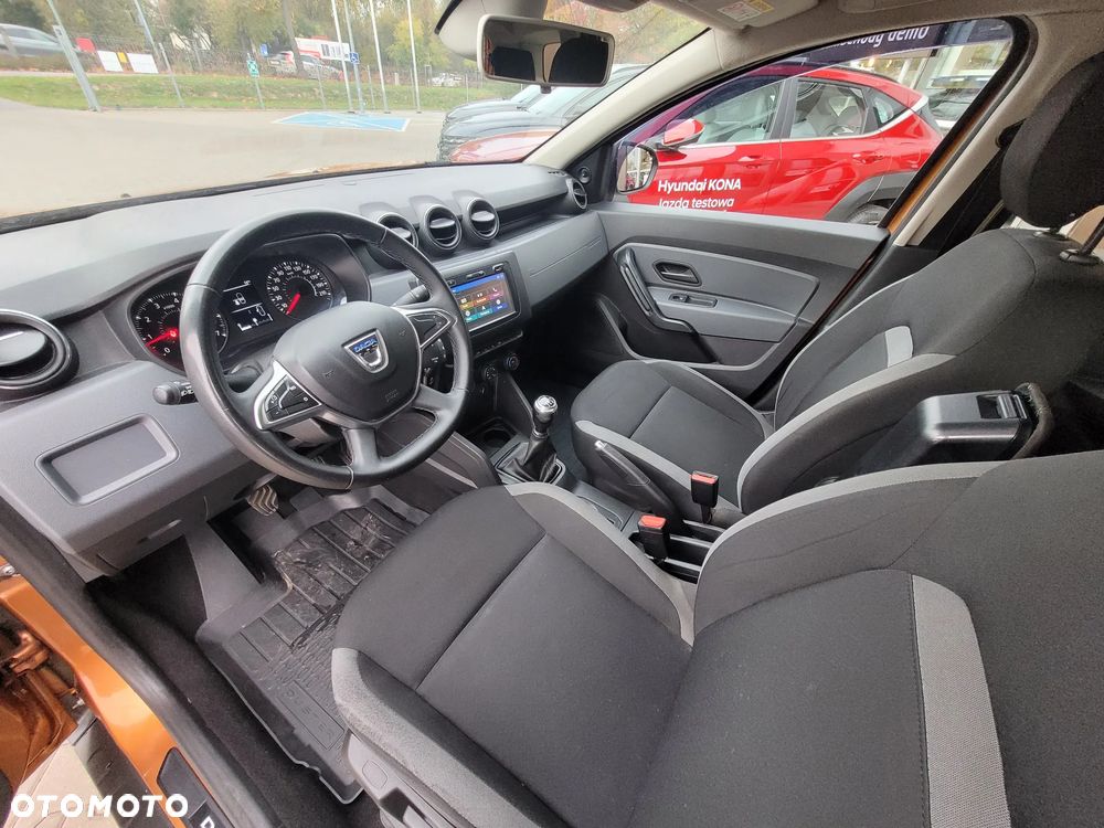 Dacia Duster 1.6 SCe Essential - 11