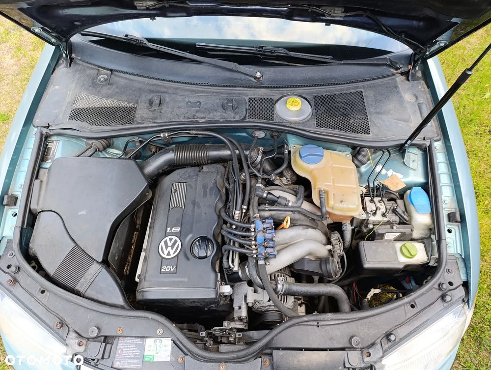 Volkswagen Passat 1.8 - 22