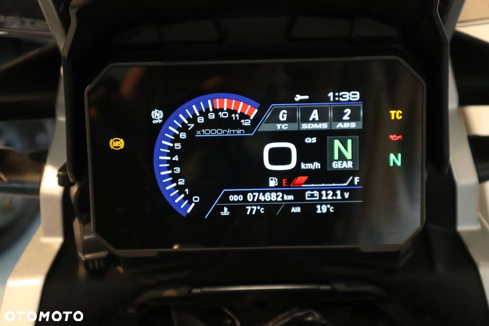 Suzuki V-STROM - 16