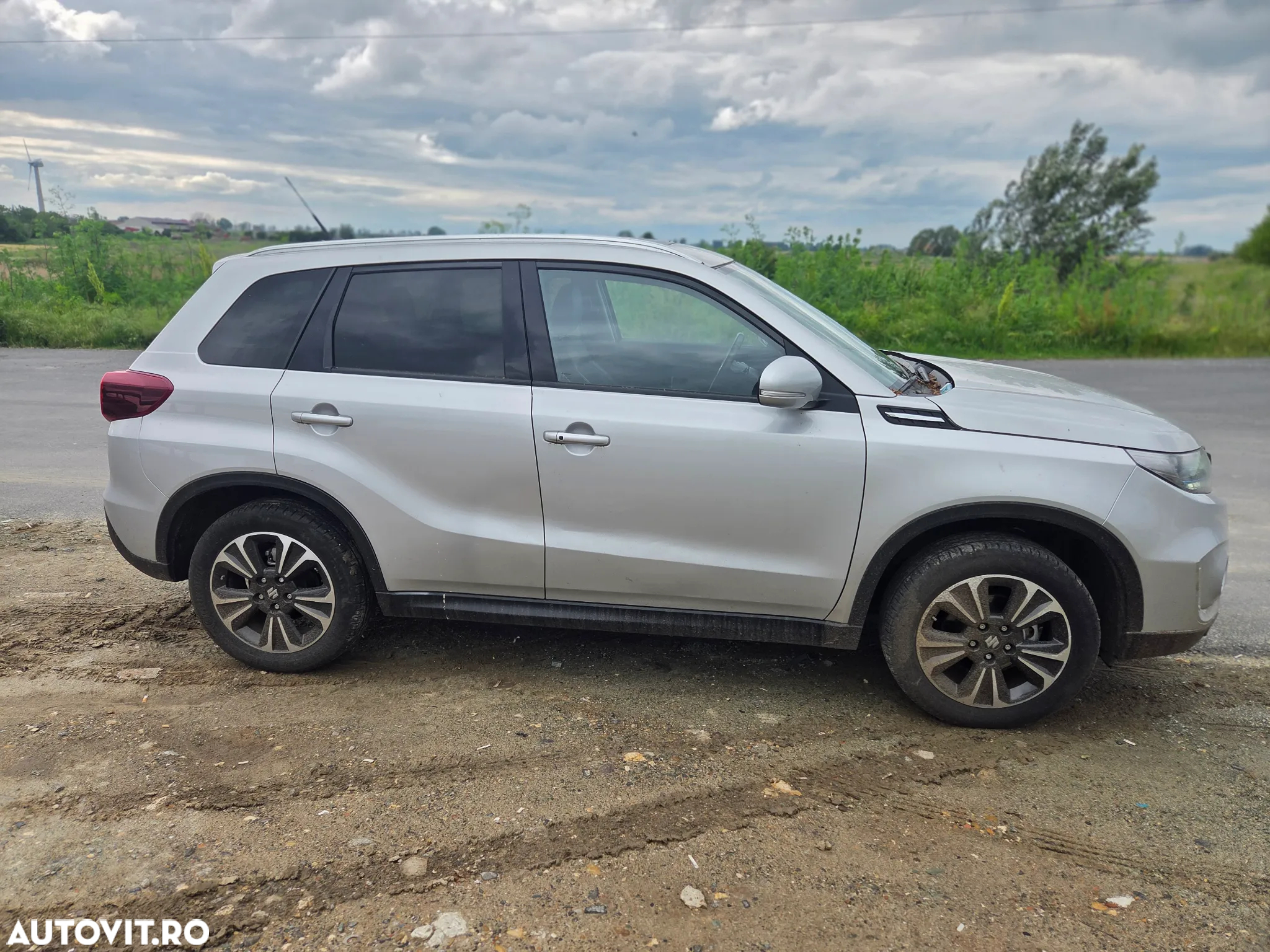 Suzuki Vitara 1.5 HEV Luxus - 2