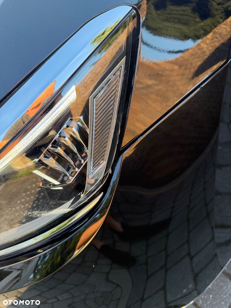 Volkswagen Passat - 36