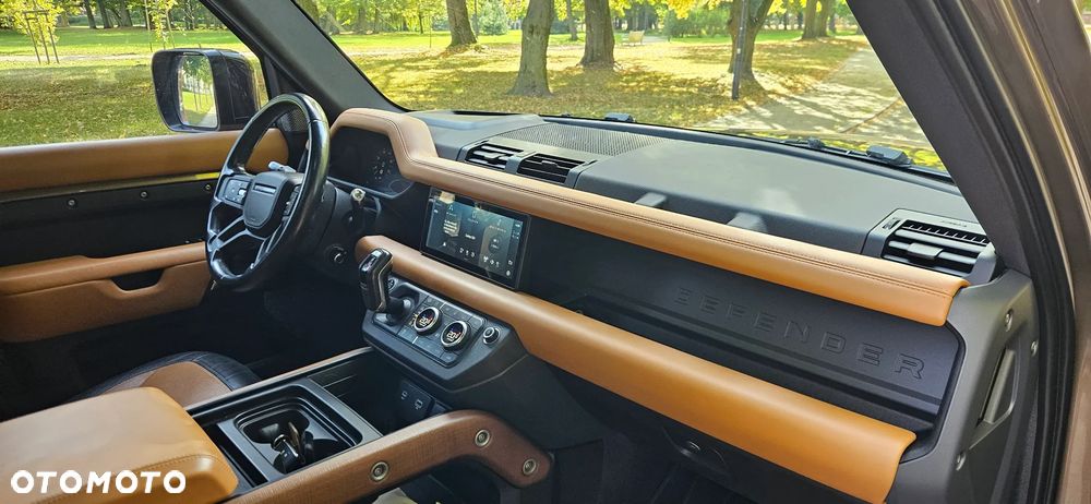 Land Rover Defender 110 P400e X-Dynamic SE - 26