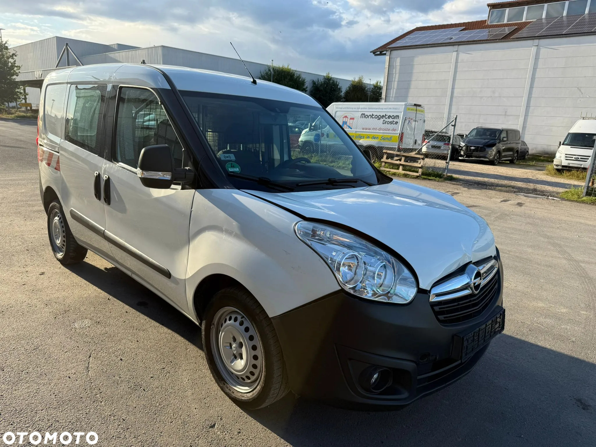 Opel COMBO - 19