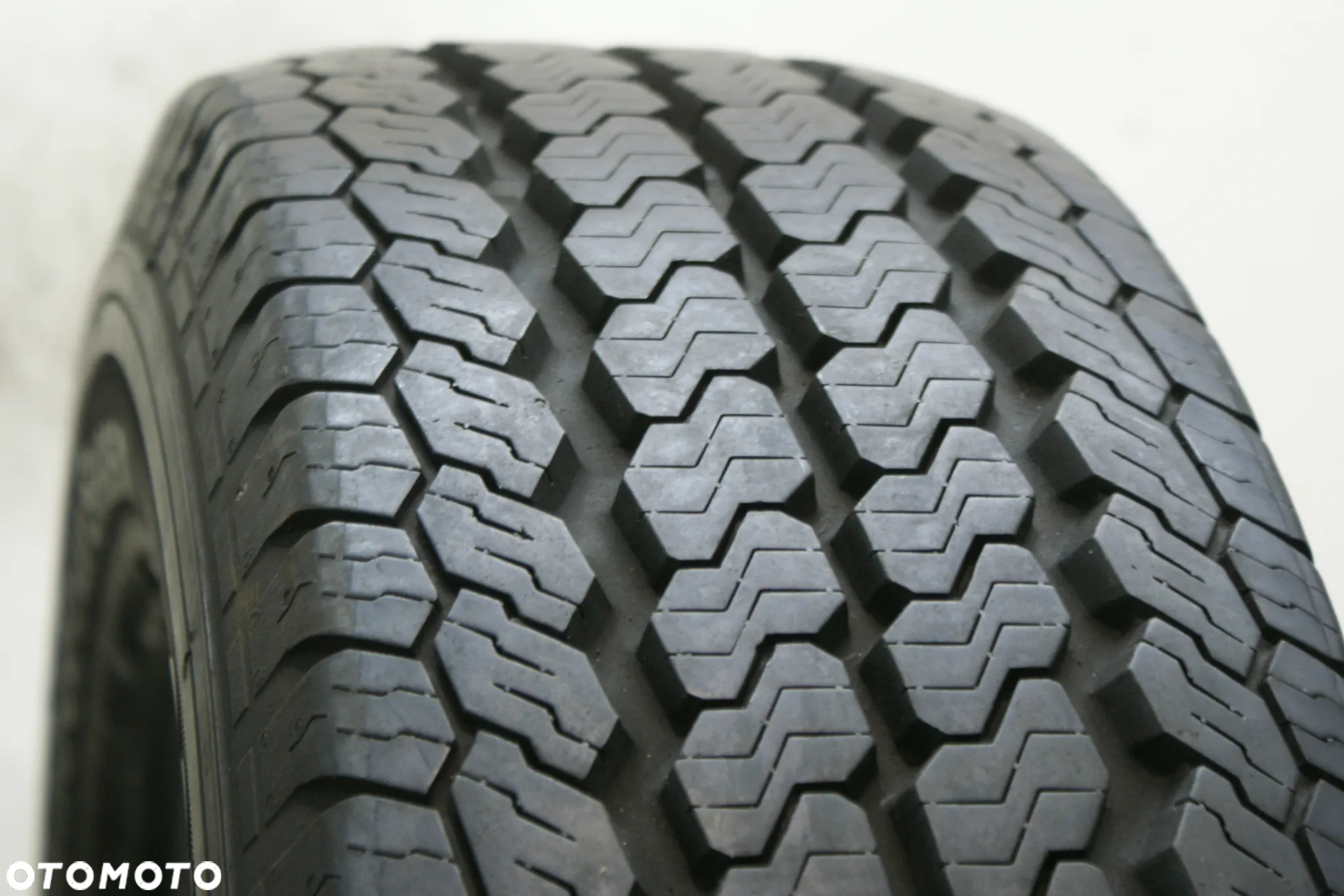 letnie 225/75R16C CONTINENTAL VANCOFOURSEASON , 9,9mm R3577 - 2