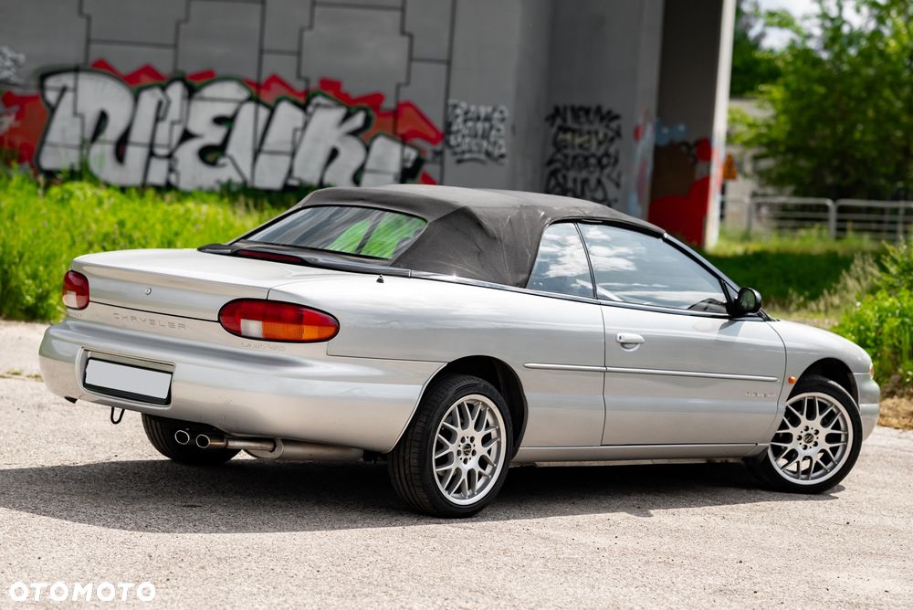 Chrysler Stratus - 18