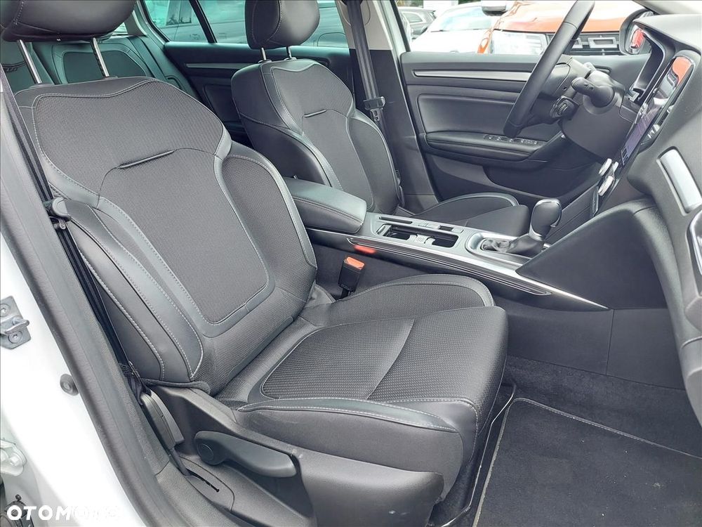 Renault Megane 1.5 Blue dCi Techno EDC - 8