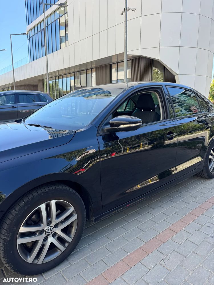 Volkswagen Jetta 2.0 TDI Comfortline - 3