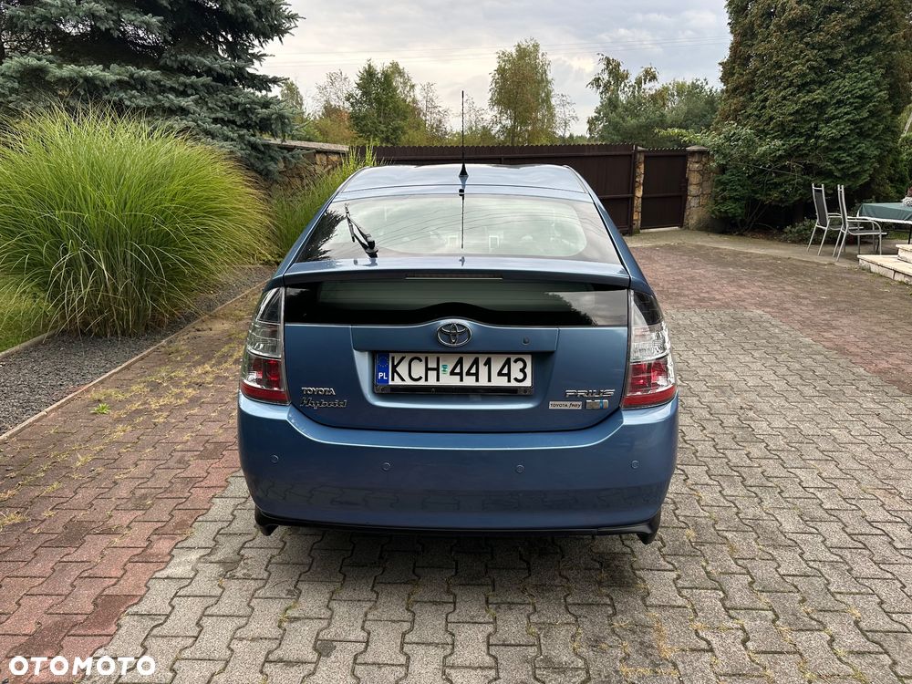 Toyota Prius (Hybrid) Executive - 10