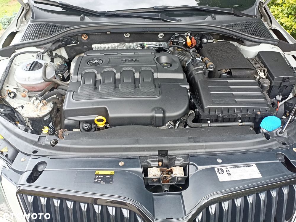 Skoda Octavia 2.0 TDI RS DSG - 4