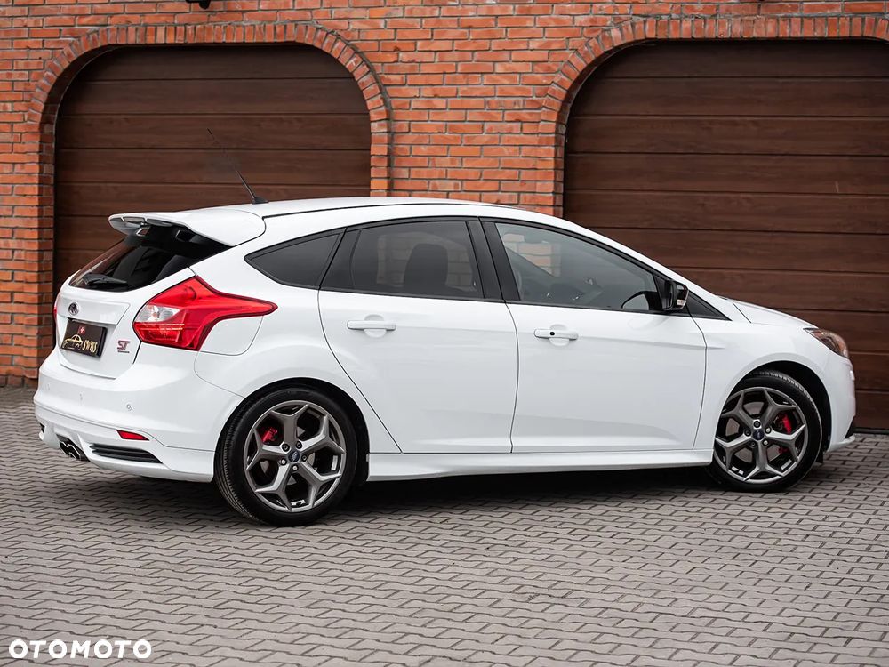 Ford Focus 2.0 EcoBoost ST - 14