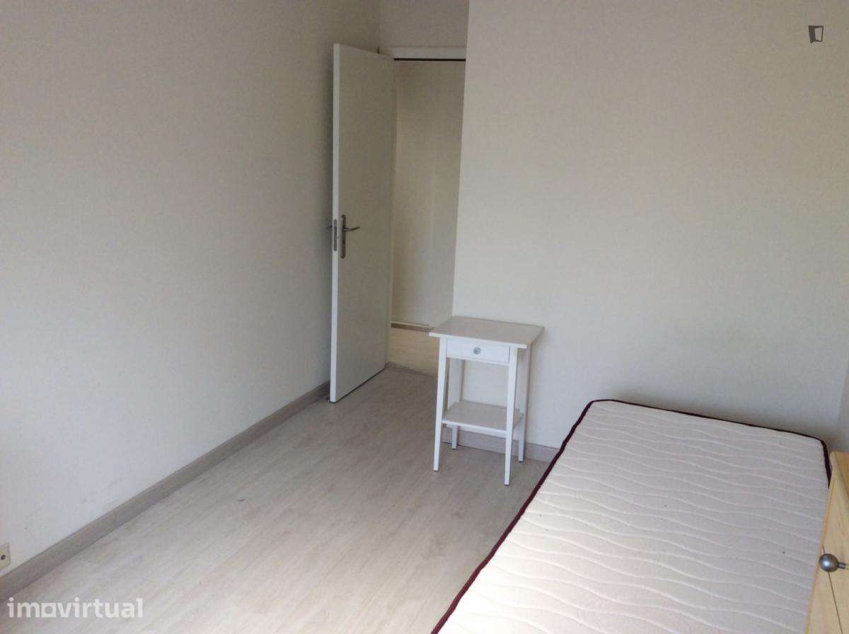 Quarto - localizado em Lumiar Lisbon - Grande imagem: 3/10