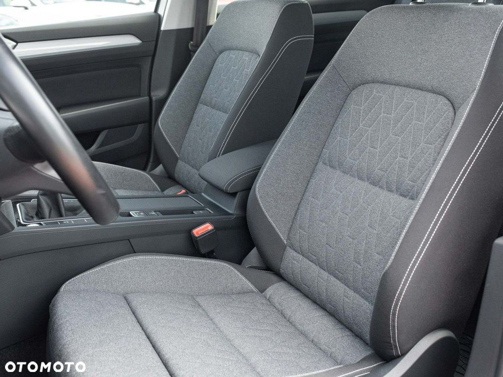Volkswagen Passat - 12