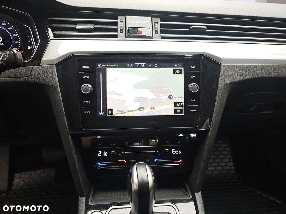 Volkswagen Passat - 22