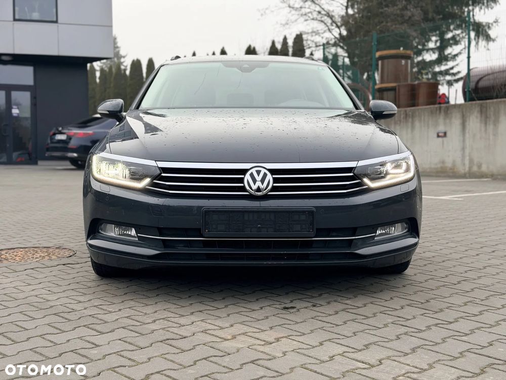Volkswagen Passat - 2