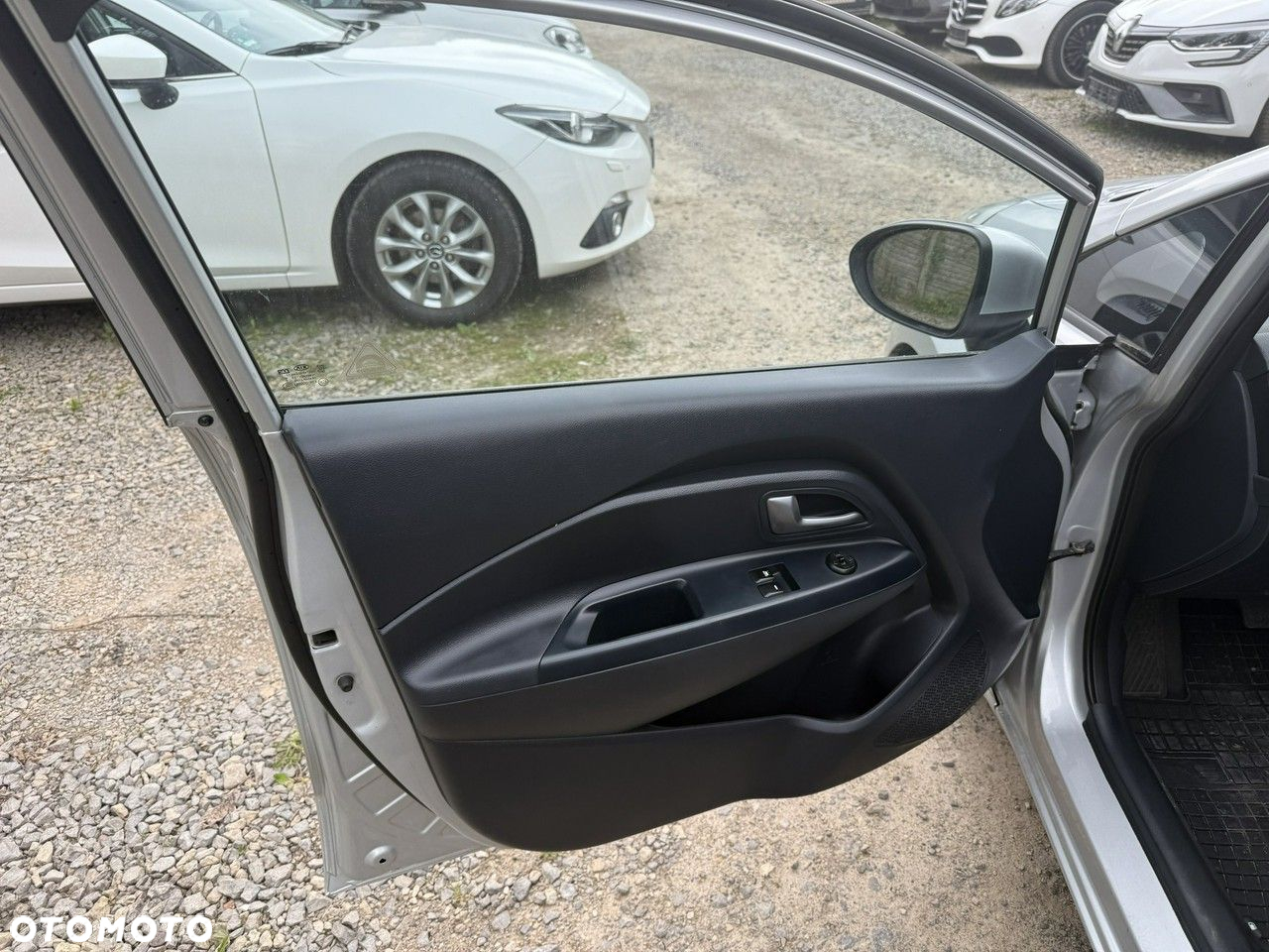 Kia Rio - 12