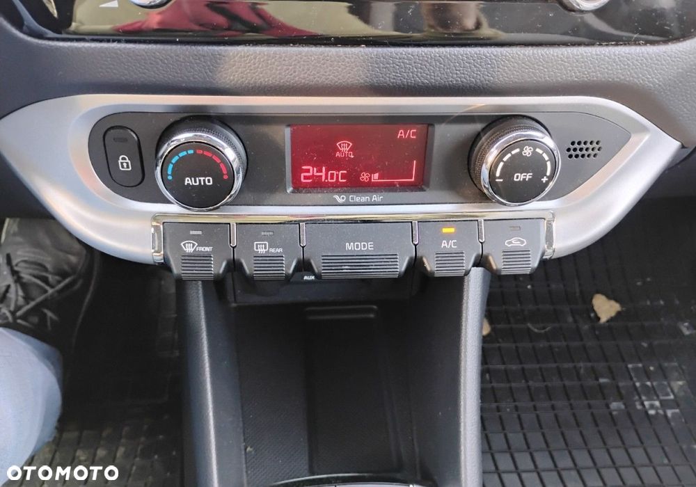 Kia Rio - 14