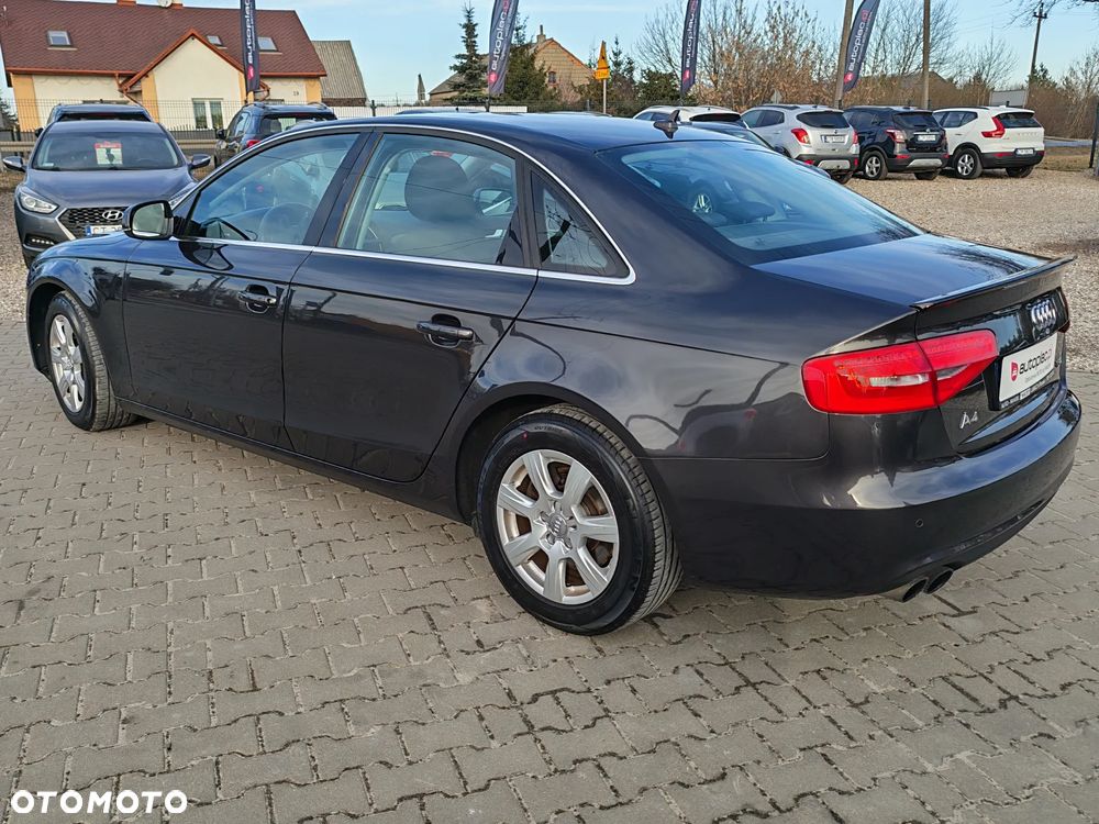 Audi A4 Limousine - 5