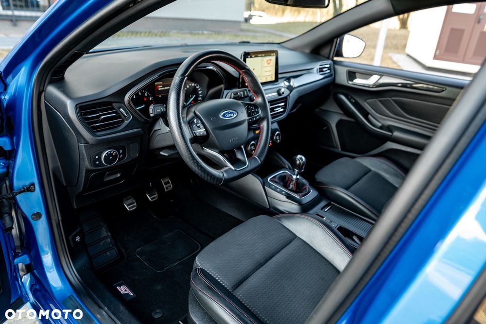 Ford Focus 1.0 EcoBoost Start-Stopp-System ST-LINE - 16