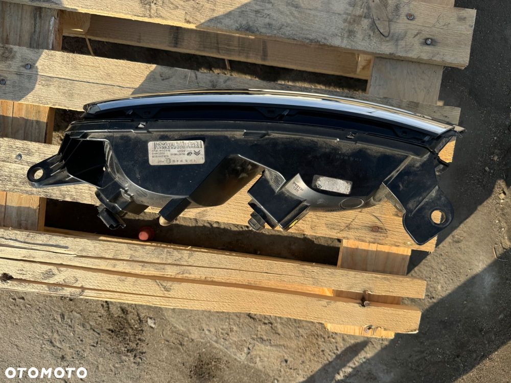 Lampa prawa Citroen c3 III - 5