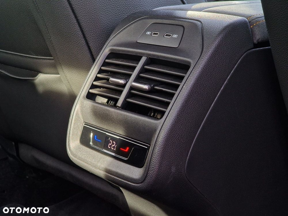 Skoda Superb 2.0 TDI SCR 4x4 Selection DSG - 17