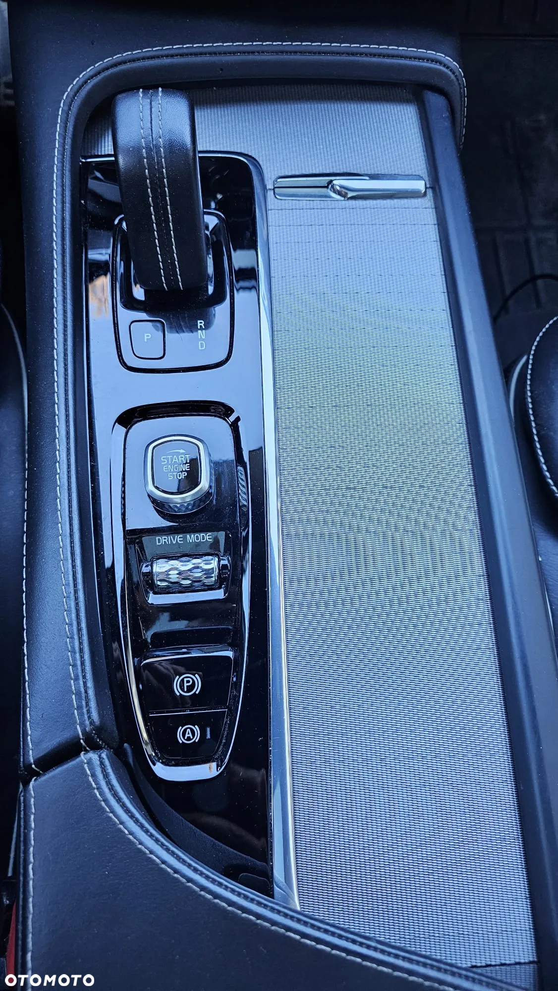 Volvo XC 90 T8 AWD Plug-In Hybrid R-Design 7os - 39